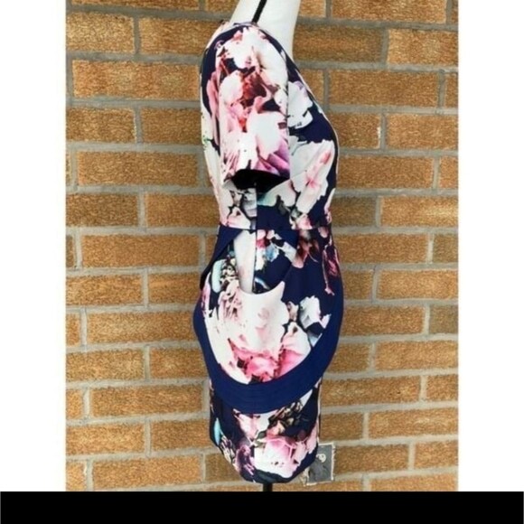 Finders Keepers Pursuit Floral Navy dress small - Picture 3 of 4